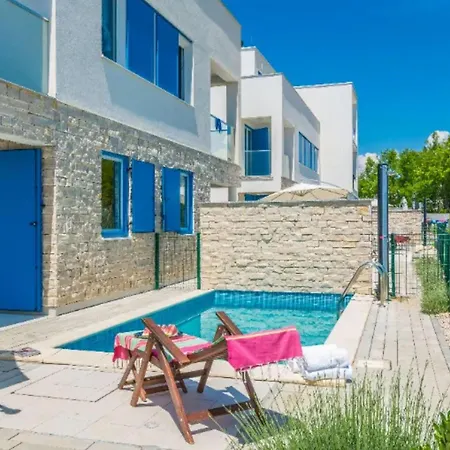 Lovely In * Privlaka (Zadar)